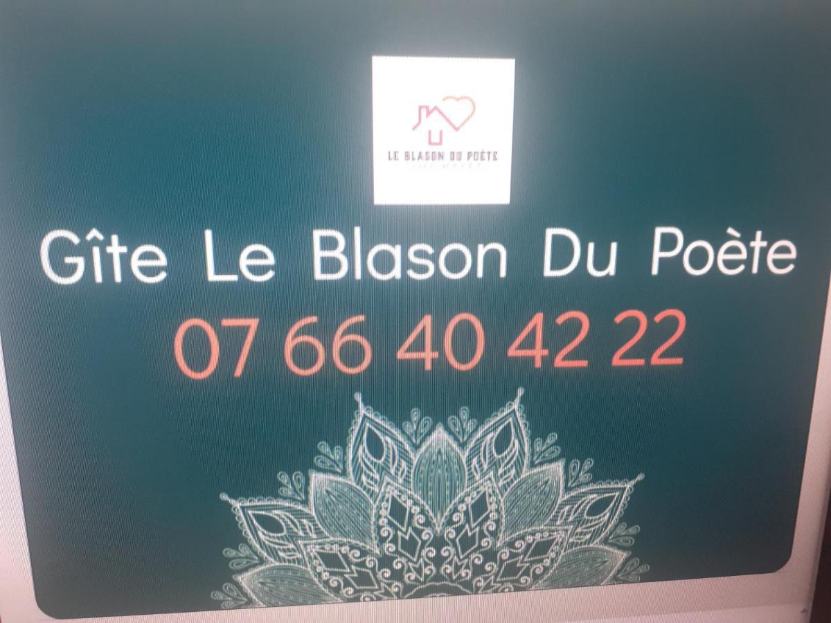 Le Blason Du Poete Mayet Exterior photo